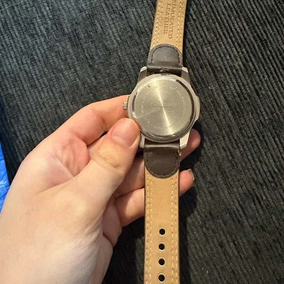 Vintage men Brown Leather Strap Watch with Black Dial needs battery - Picture 3 of 4